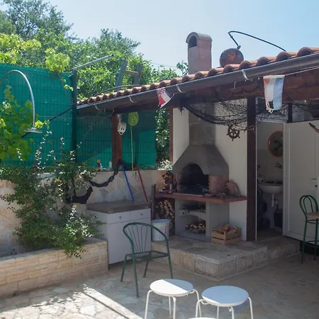 Apartment Ivanka Ap C Sa Grijanim Bazenom I Besplatnim Parkingom