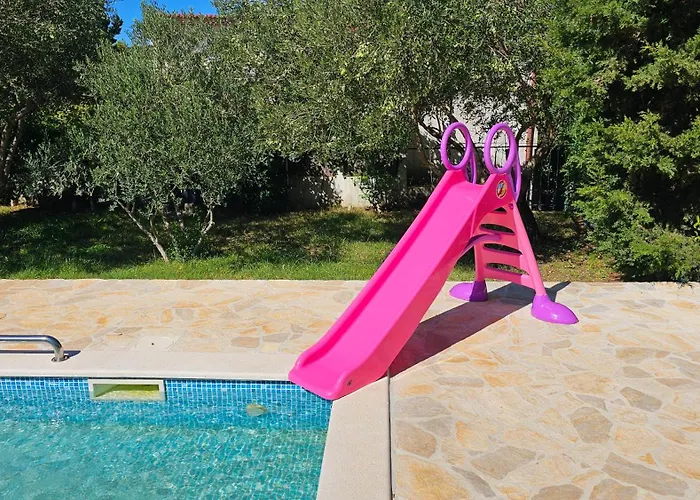 Appartamento Ivanka Ap C Sa Grijanim Bazenom I Besplatnim Parkingom