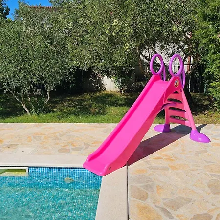 Apartament Ivanka Ap C Sa Grijanim Bazenom I Besplatnim Parkingom