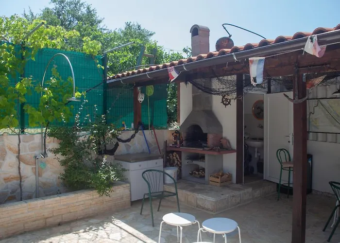 Apartman Ivanka Ap C Sa Grijanim Bazenom I Besplatnim Parkingom