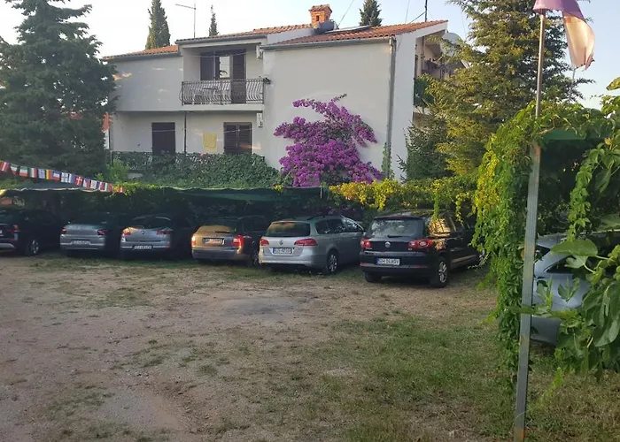 Apartman Ivanka Ap C Sa Grijanim Bazenom I Besplatnim Parkingom *